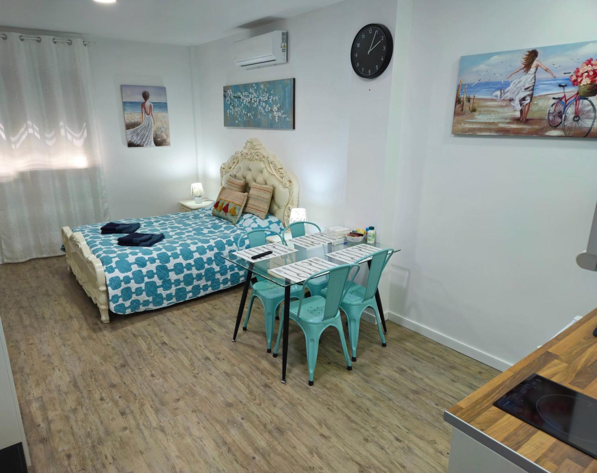 Apartamentos Elemar Free Luggage Storage Málaga Oda fotoğraf